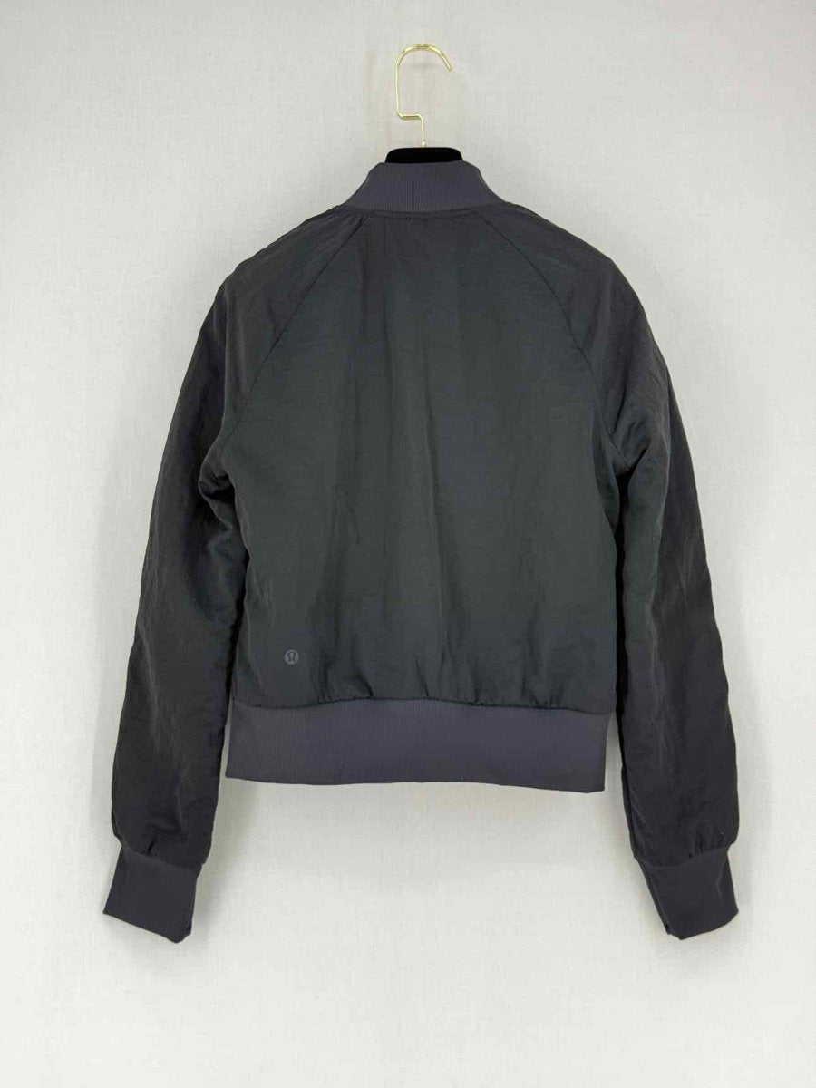 Pre - loved LULULEMON Reversible Black Size XSmall Jacket at Reems Closet