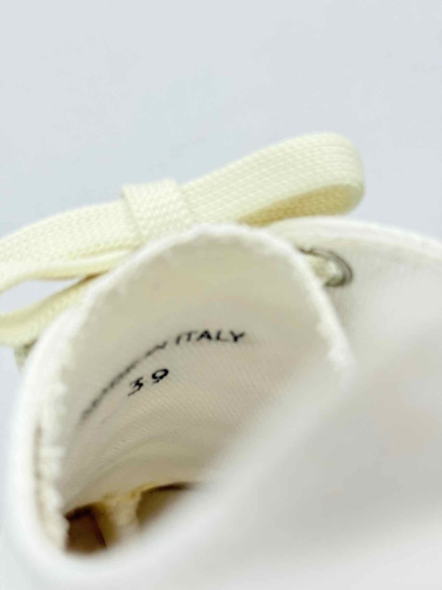 Pre-loved MAISON MARGIELA Off-white Size EU 39 Sneakers at Reems Closet