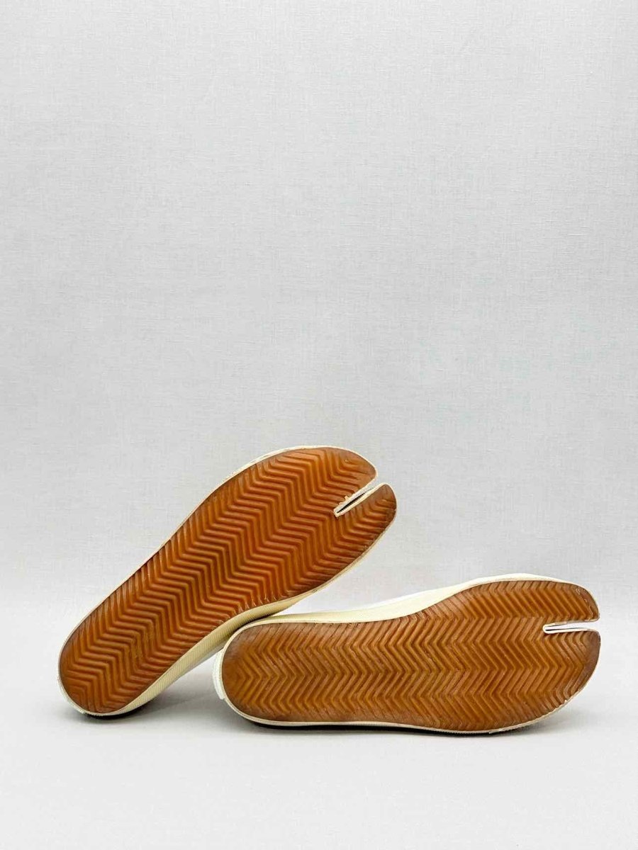 Pre-loved MAISON MARGIELA Off-white Size EU 39 Sneakers at Reems Closet