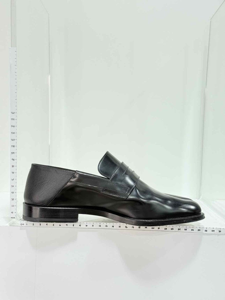 Pre - loved MAISON MARGIELA Tabi Split Toe Black Size EU 41 Loafers at Reems Closet