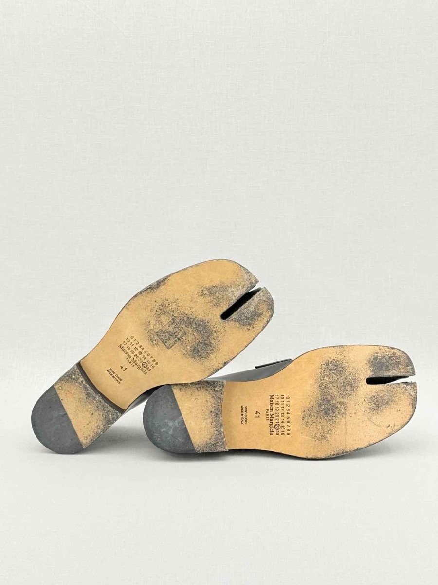 Pre - loved MAISON MARGIELA Tabi Split Toe Black Size EU 41 Loafers at Reems Closet