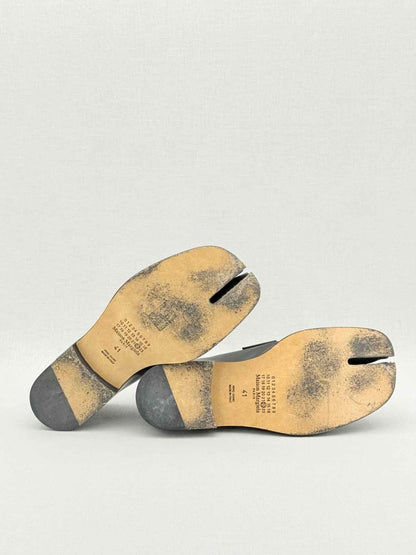 Pre - loved MAISON MARGIELA Tabi Split Toe Black Size EU 41 Loafers at Reems Closet