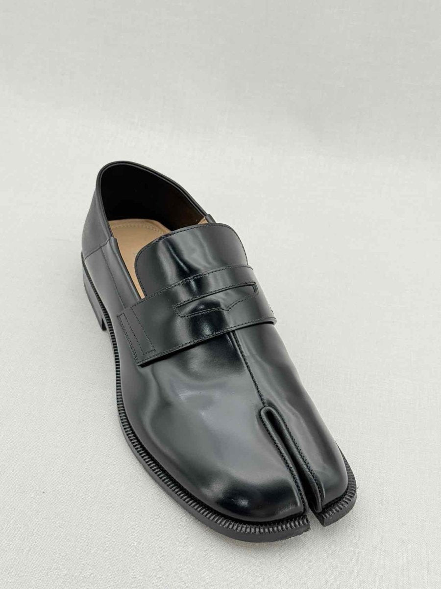 Pre - loved MAISON MARGIELA Tabi Split Toe Black Size EU 41 Loafers at Reems Closet