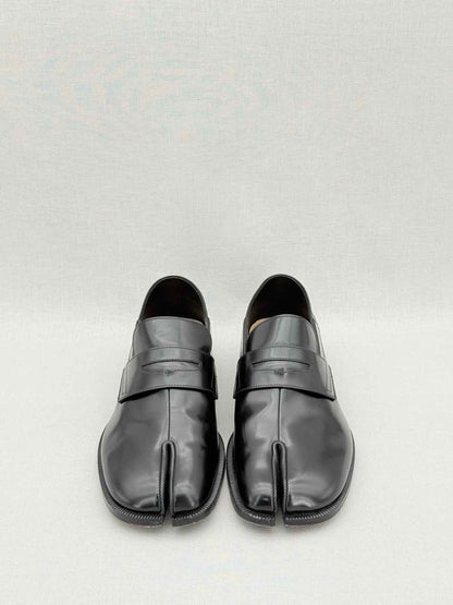 Pre - loved MAISON MARGIELA Tabi Split Toe Black Size EU 41 Loafers at Reems Closet