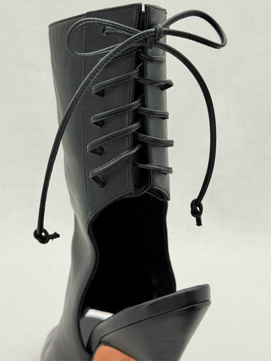 Pre - loved MANOLO BLAHNIK Bellanto Black Size EU 38 Booties at Reems Closet