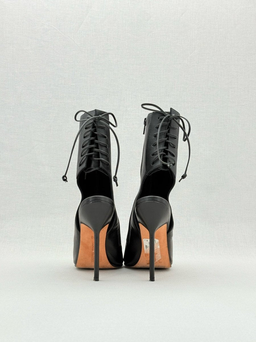 Pre - loved MANOLO BLAHNIK Bellanto Black Size EU 38 Booties at Reems Closet