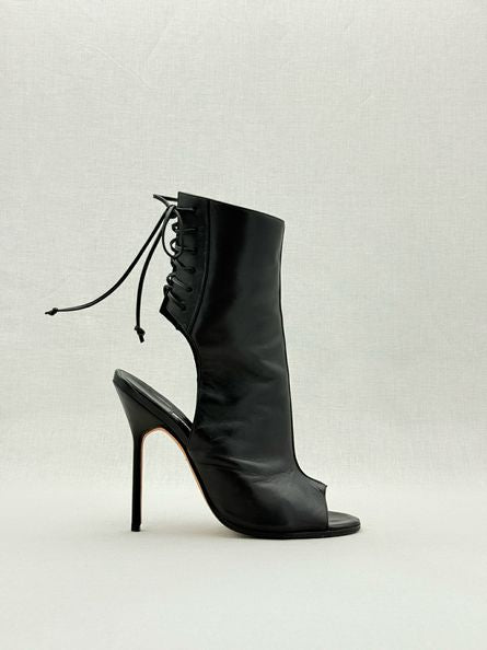 Pre - loved MANOLO BLAHNIK Bellanto Black Size EU 38 Booties at Reems Closet