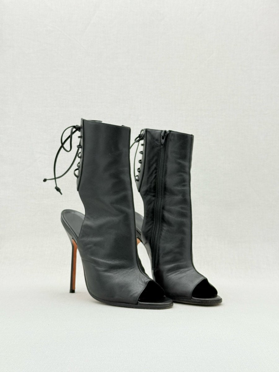 Pre - loved MANOLO BLAHNIK Bellanto Black Size EU 38 Booties at Reems Closet