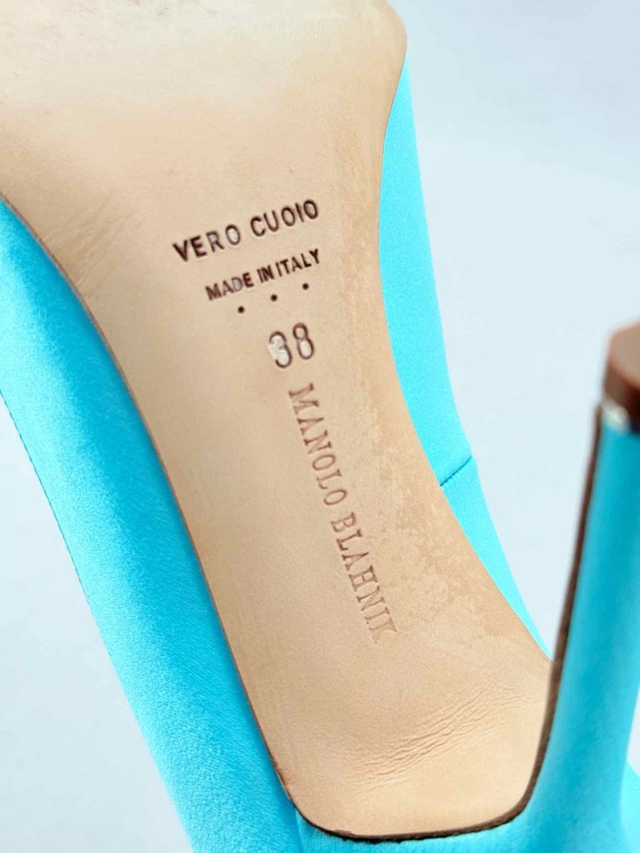 Pre - loved MANOLO BLAHNIK Hangisi Aqua Size EU 38 Pumps at Reems Closet