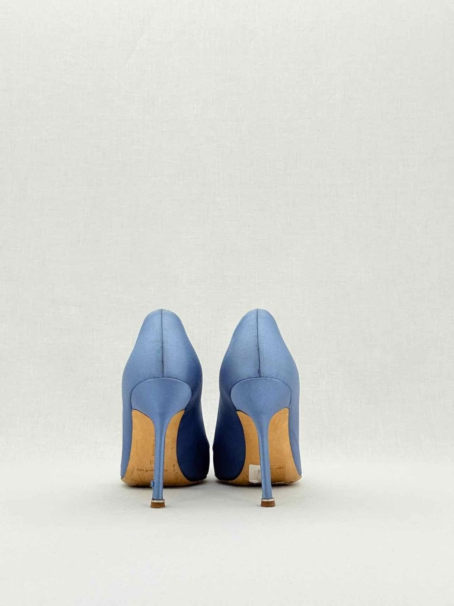 Pre - loved MANOLO BLAHNIK Hangisi Blue Size EU 38 Pumps at Reems Closet