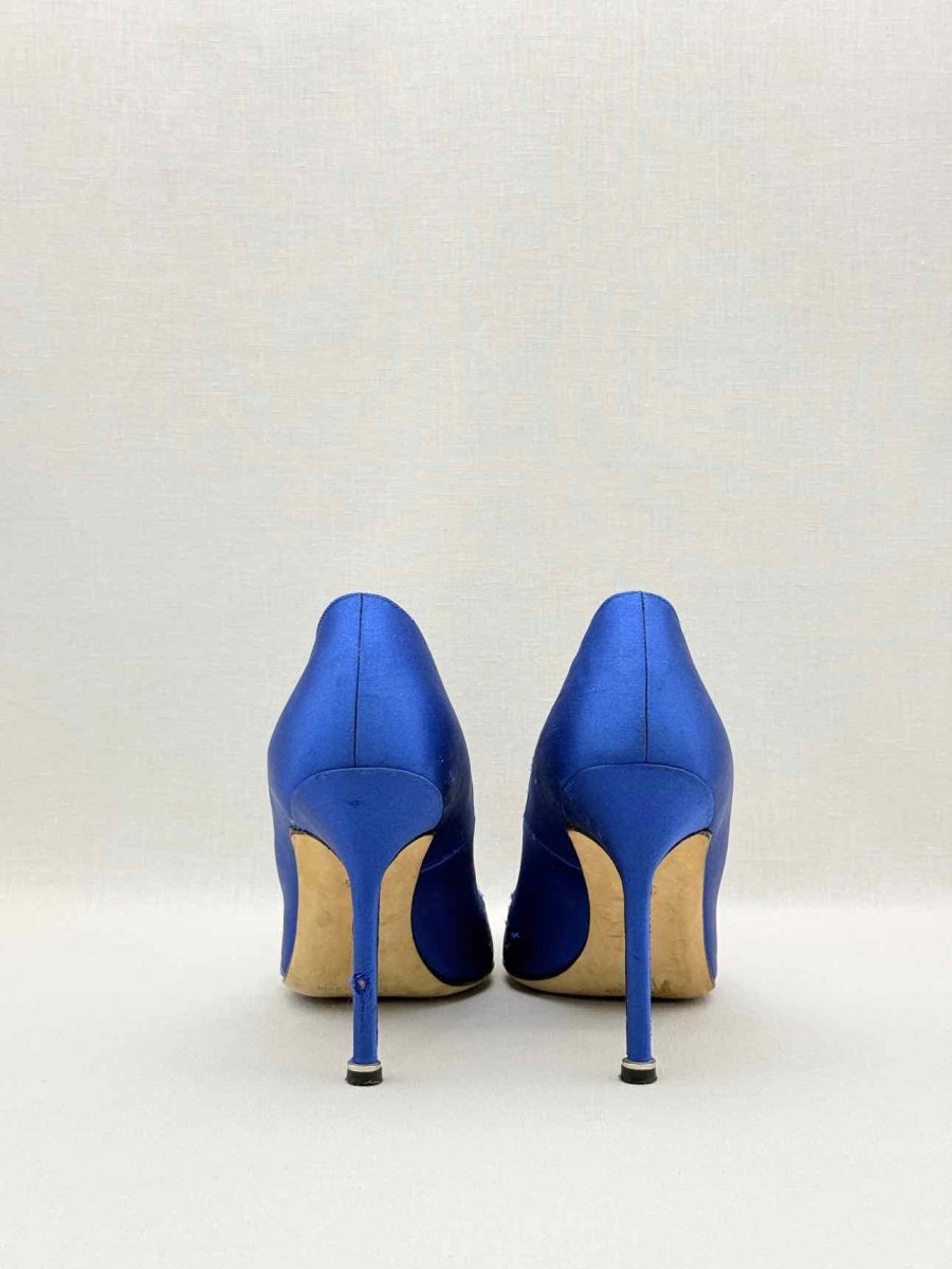 Pre-loved MANOLO BLAHNIK Hangisi Blue Size EU 38.5 Pumps at Reems Closet