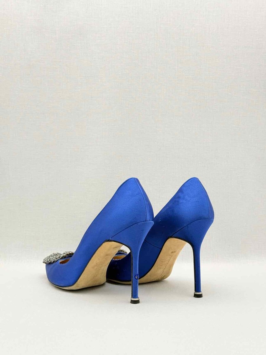 Pre-loved MANOLO BLAHNIK Hangisi Blue Size EU 38.5 Pumps at Reems Closet
