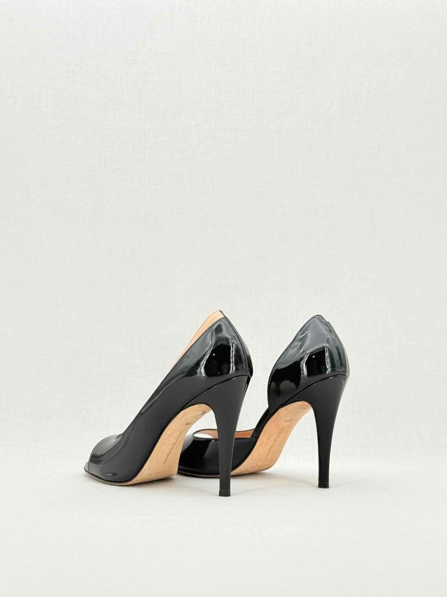 Pre - loved MANOLO BLAHNIK Milas Black Size EU 38.5 Pumps at Reems Closet