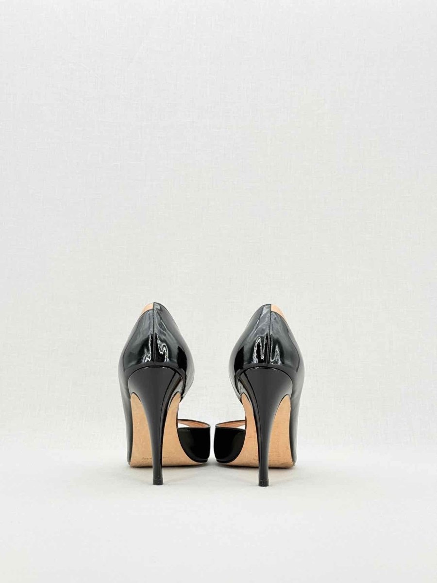 Pre - loved MANOLO BLAHNIK Milas Black Size EU 38.5 Pumps at Reems Closet