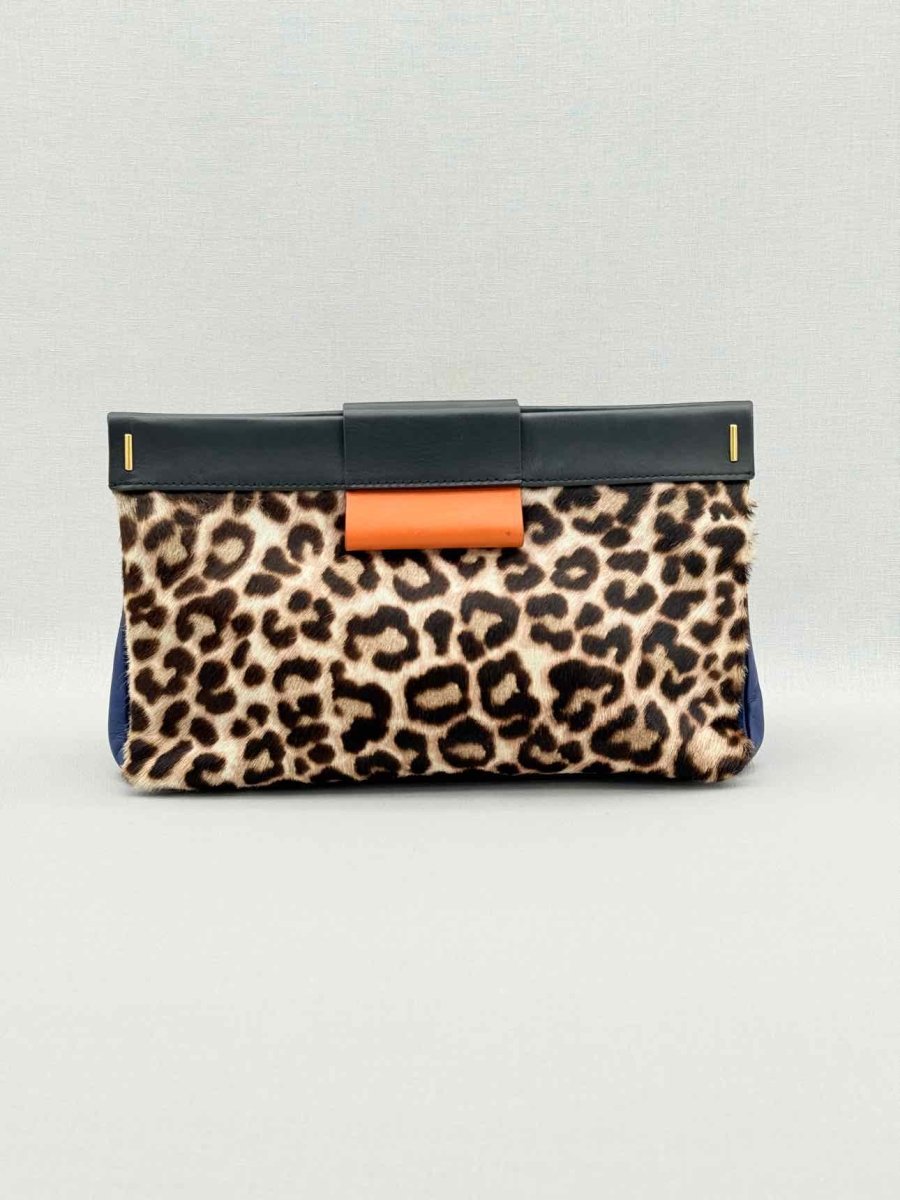 Pre - loved MARC BY MARC JACOBS Beige & Black Clutch at Reems Closet