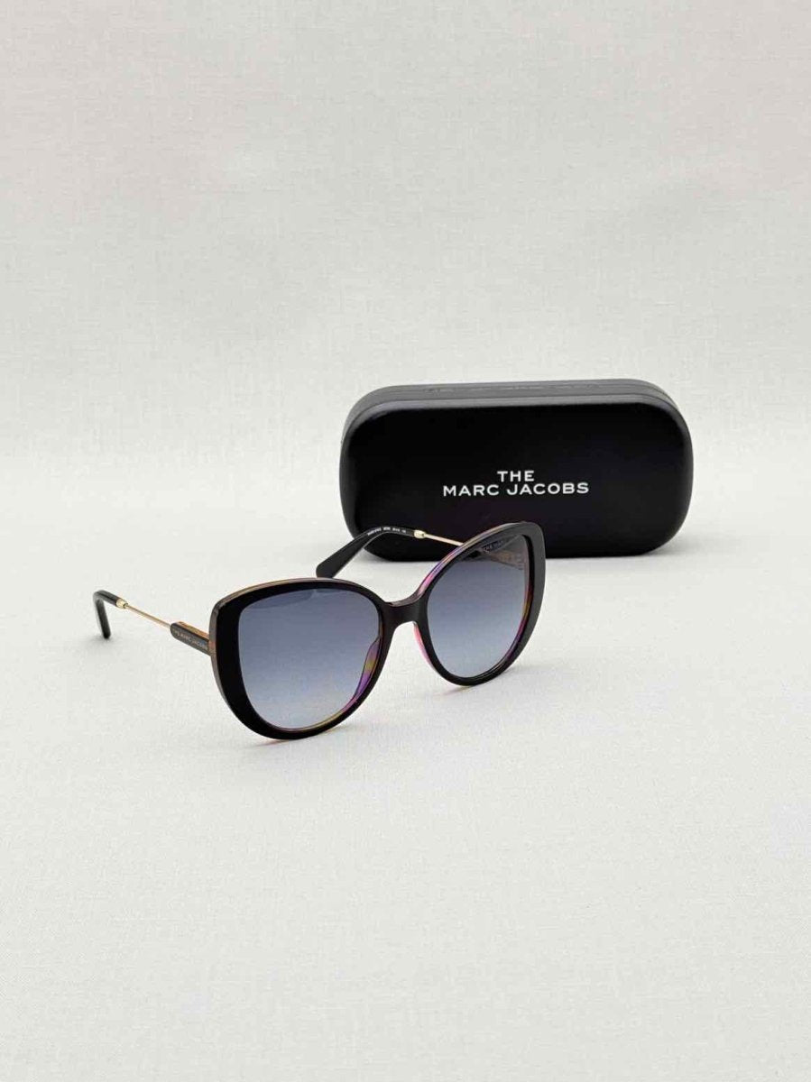 Pre - loved MARC JACOBS Black Sunglasses at Reems Closet