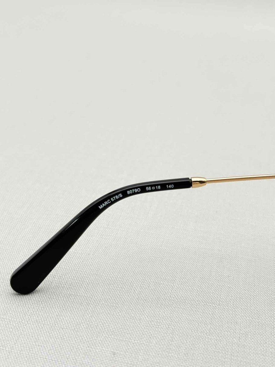 Pre - loved MARC JACOBS Black Sunglasses at Reems Closet