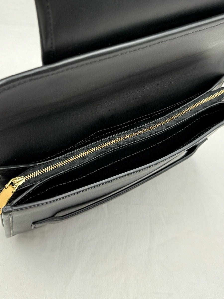 Pre - loved MARC JACOBS Madison Black Shoulder Bag at Reems Closet