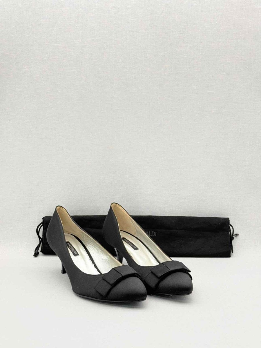 Pre-loved MARINA RINALDI Black Size EU 40 Pumps at Reems Closet