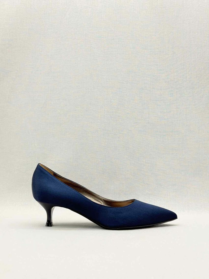 Pre-loved MARINA RINALDI Navy Blue Size EU 40 Pumps at Reems Closet