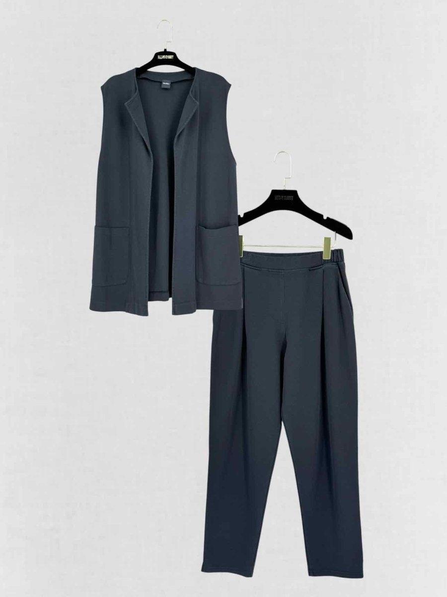 Pre-loved MAX MARA Navy Blue Size Large Outfit Set at Reems Closet