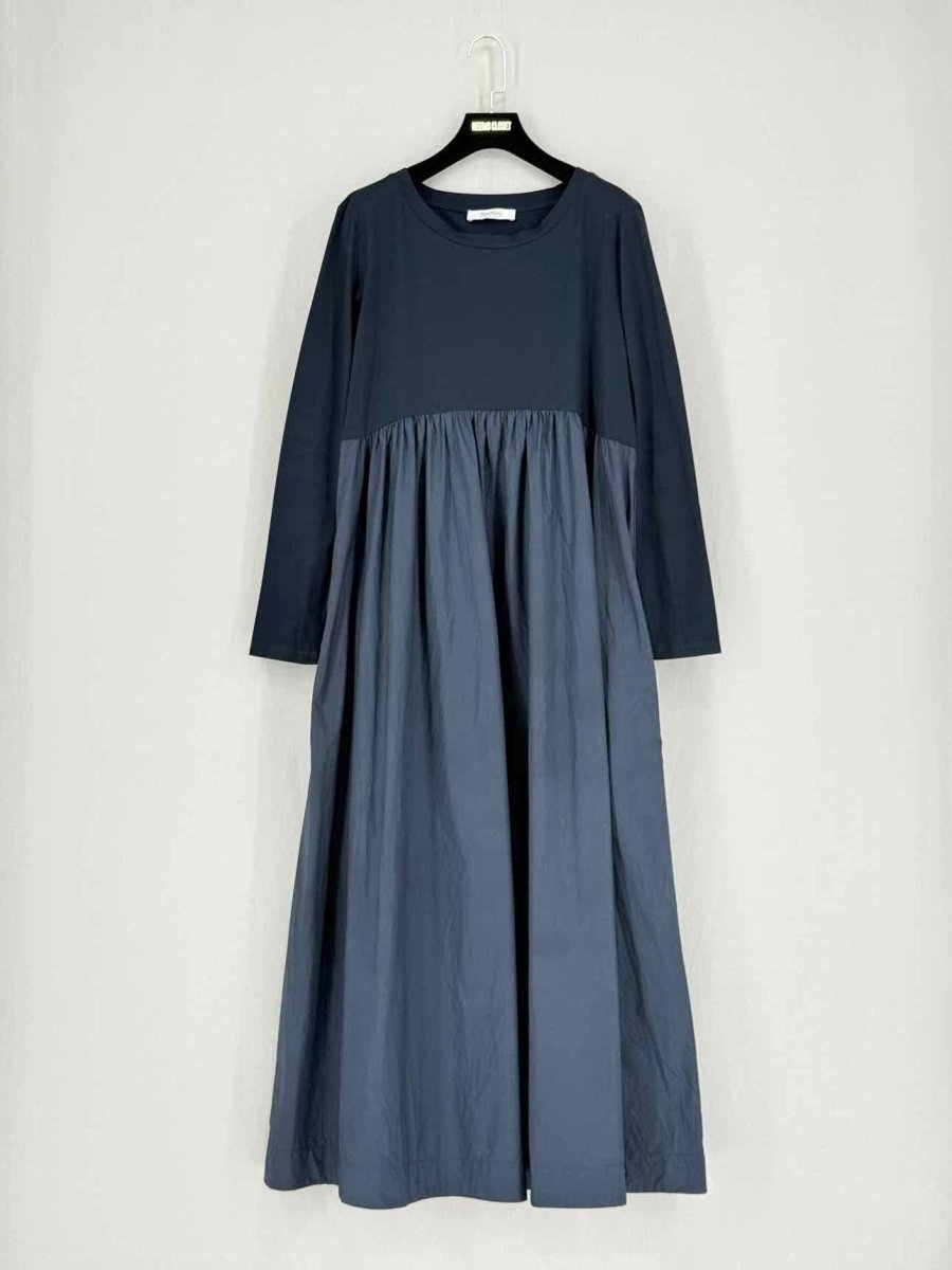 Pre - loved MAX MARA Navy Blue Size Medium Midi Dress at Reems Closet