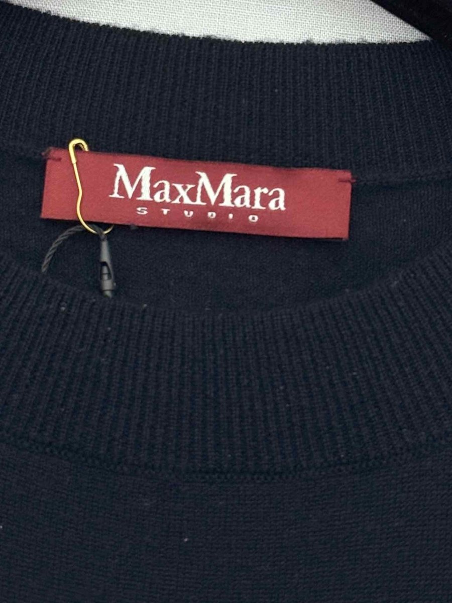 Pre-loved MAX MARA Navy Blue w/ Beige Size Medium Twinset at Reems Closet