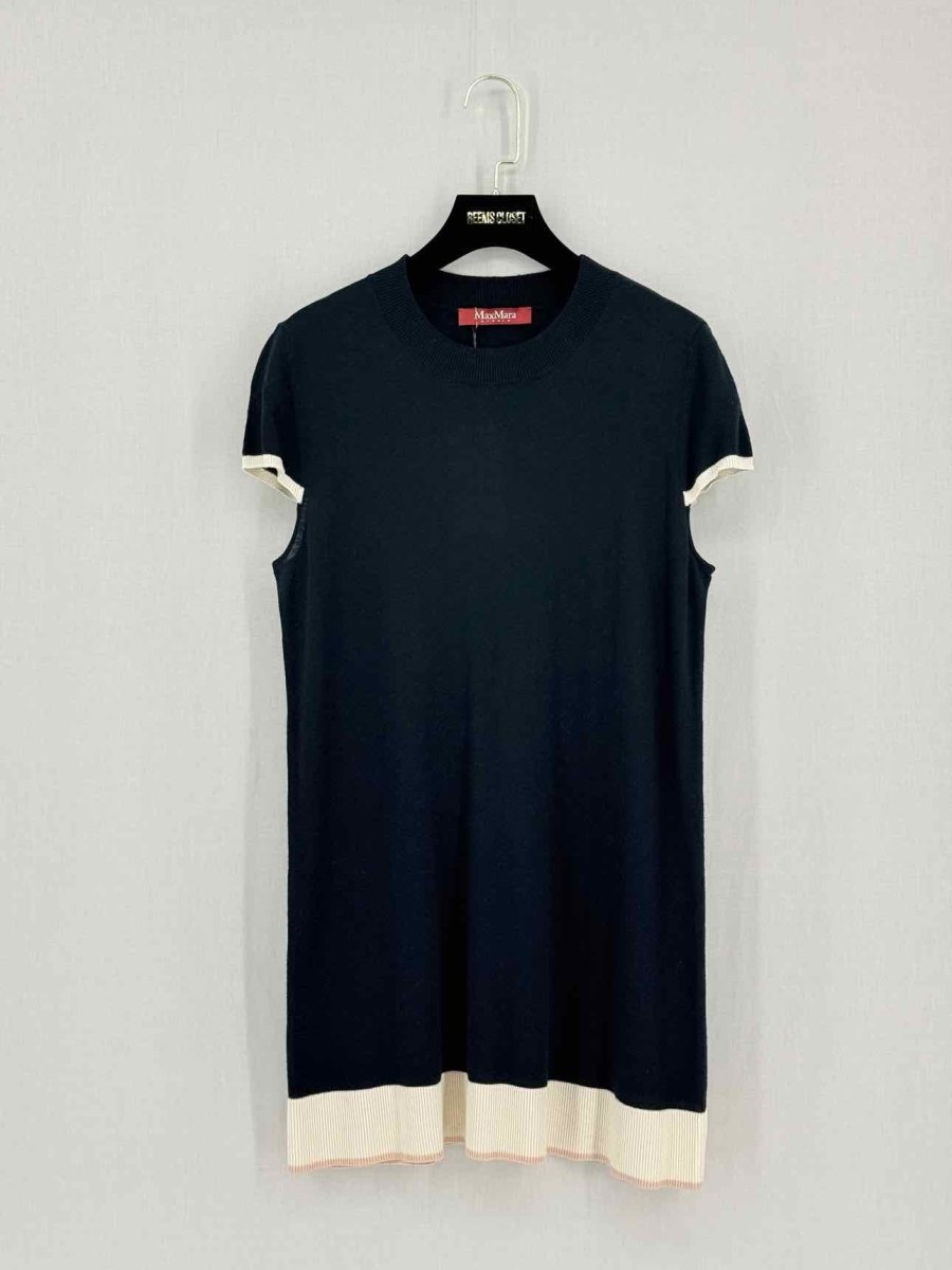 Pre-loved MAX MARA Navy Blue w/ Beige Size Medium Twinset at Reems Closet