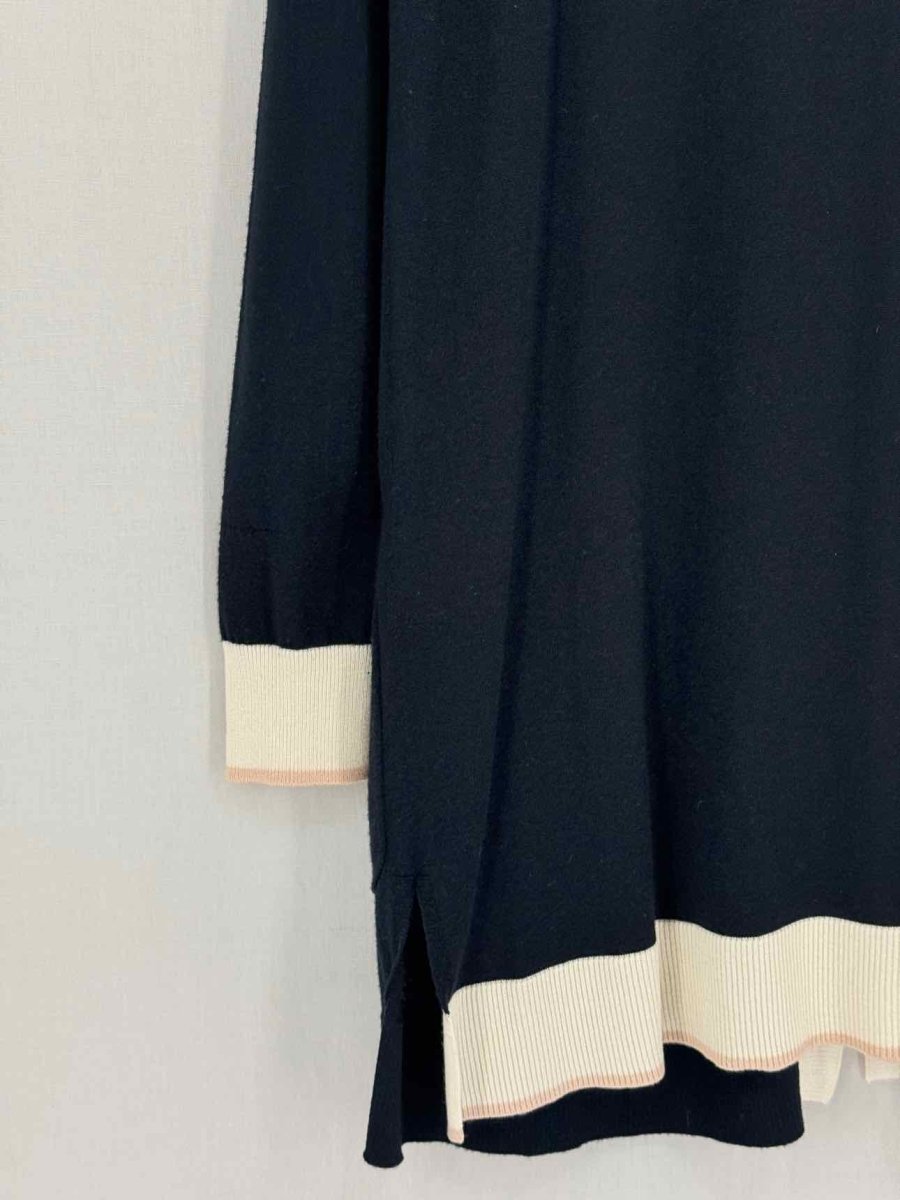 Pre-loved MAX MARA Navy Blue w/ Beige Size Medium Twinset at Reems Closet