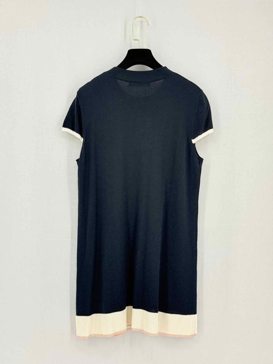 Pre-loved MAX MARA Navy Blue w/ Beige Size Medium Twinset at Reems Closet