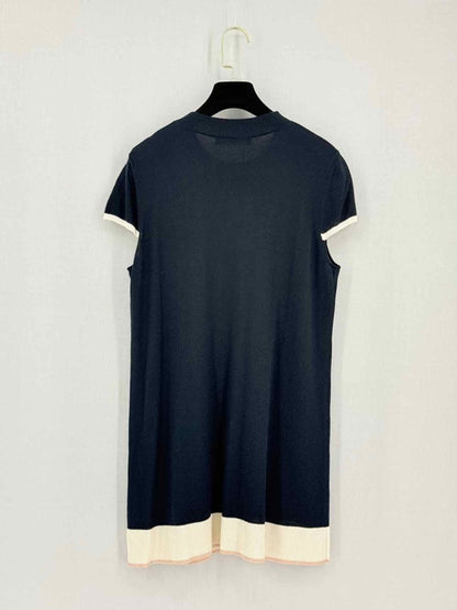 Pre-loved MAX MARA Navy Blue w/ Beige Size Medium Twinset at Reems Closet