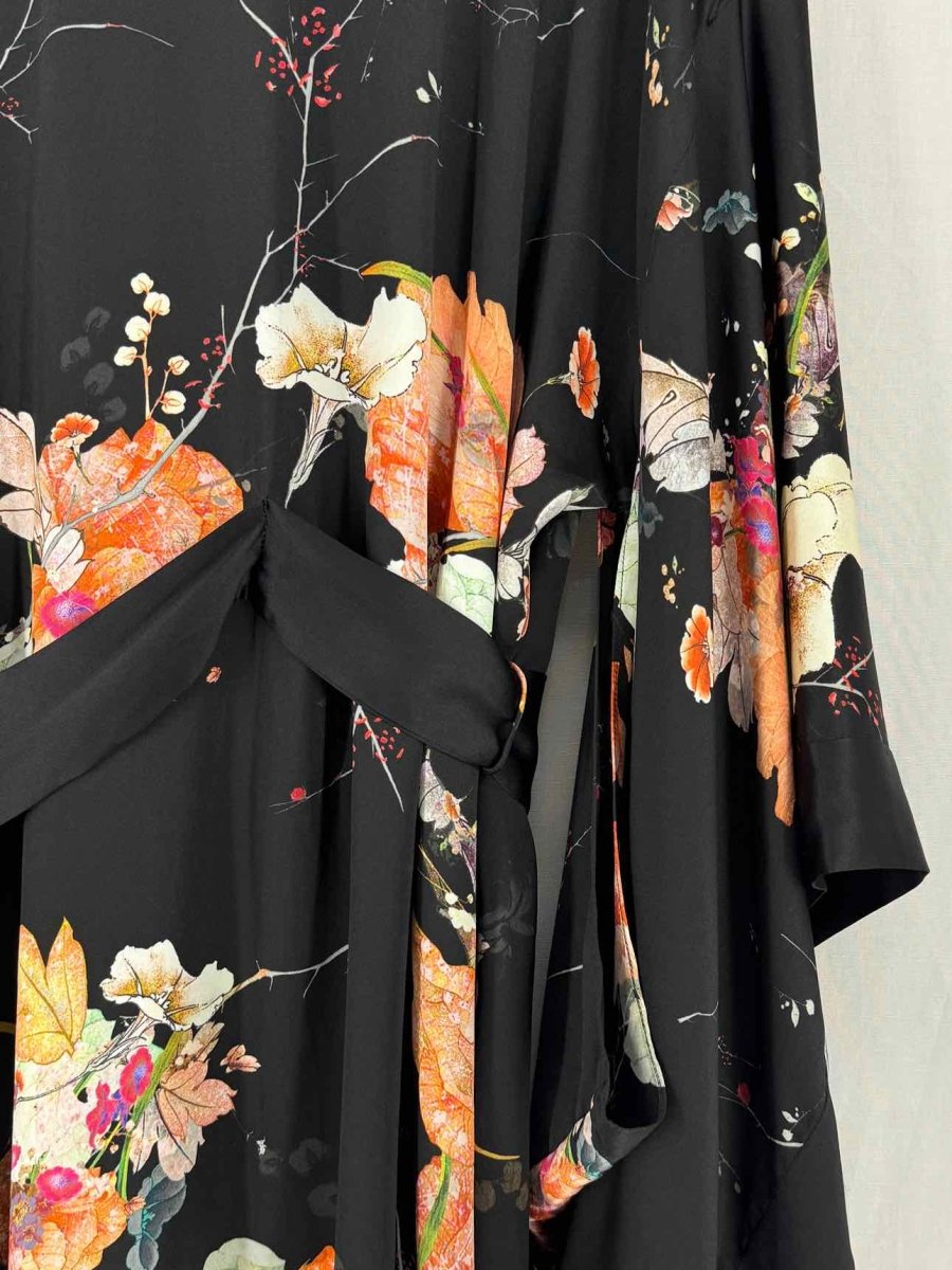 Pre - loved MENG Black Multicolor Floral Print Size One Size Robe at Reems Closet