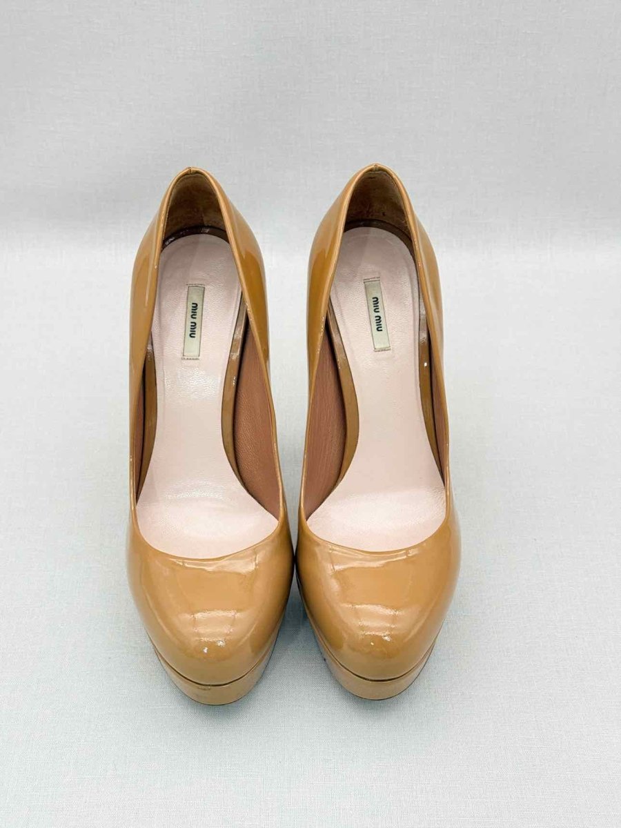 Pre-loved MIU MIU Cammeo Brown Size EU 37 Pumps at Reems Closet