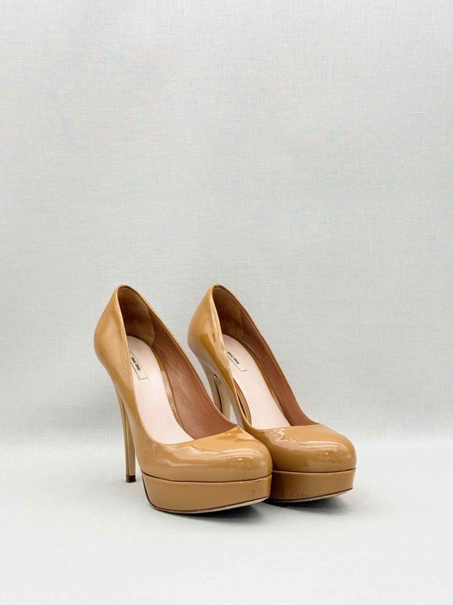Pre-loved MIU MIU Cammeo Brown Size EU 37 Pumps at Reems Closet