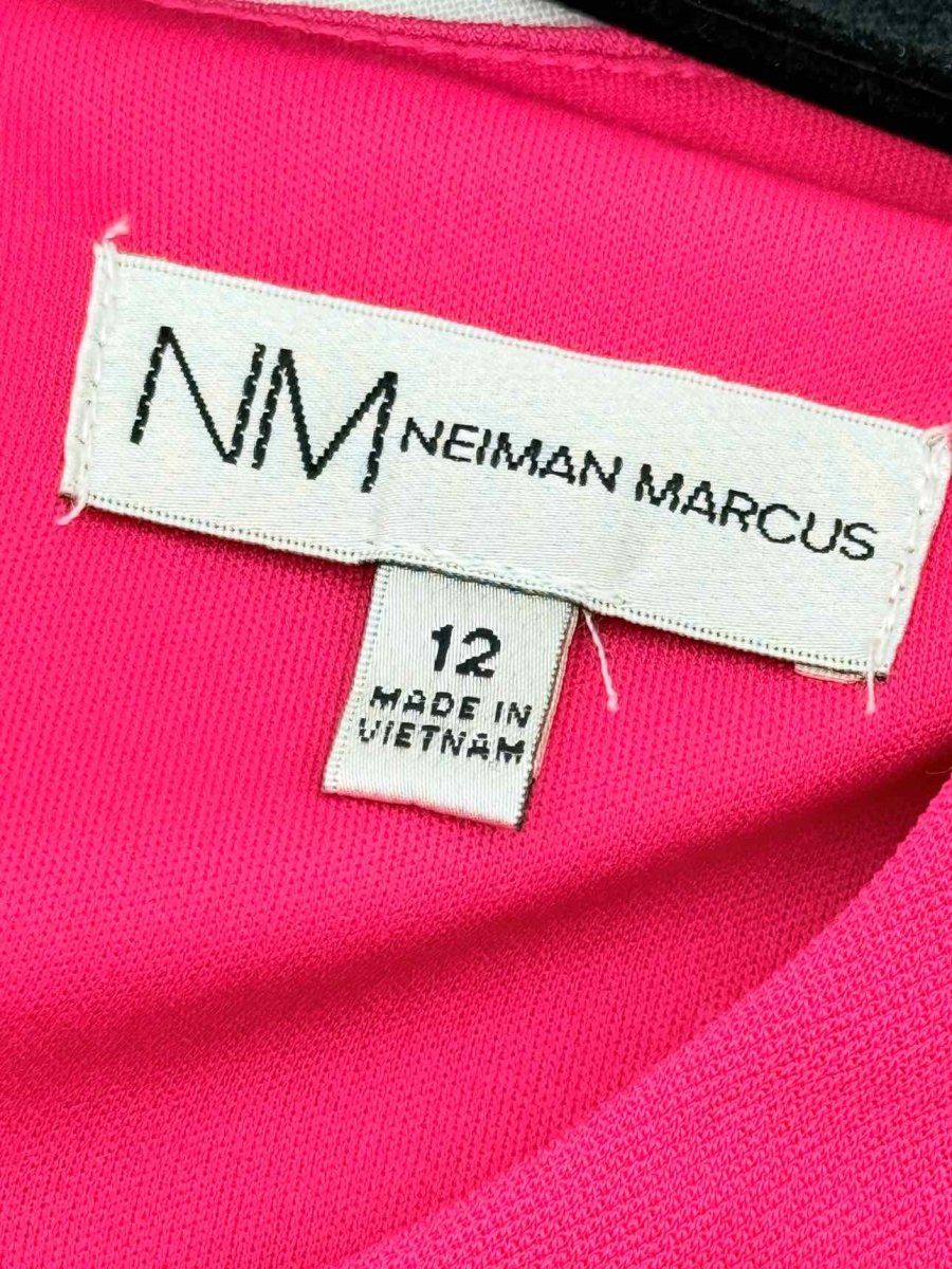 Pre - loved NEIMAN MARCUS Pink Size US 12 Knee Length Dress at Reems Closet