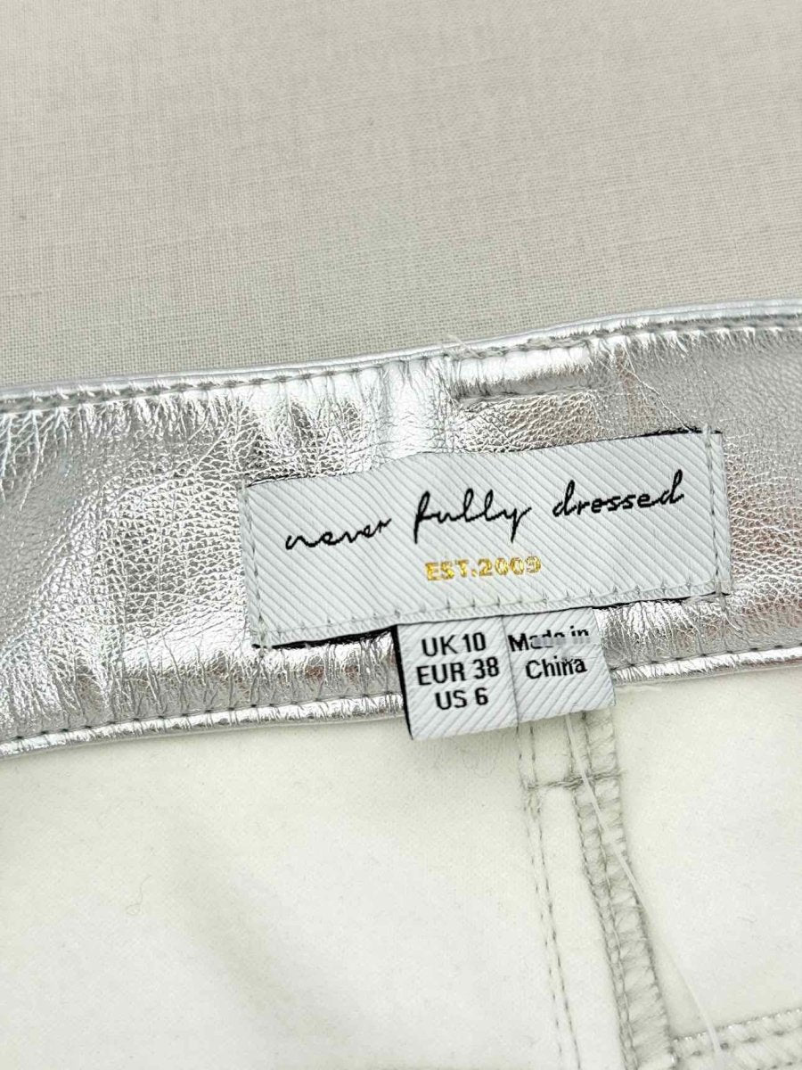 Pre - loved NEVER FULLY DRESSED Metallic Silver Size US 6 Pants at Reems Closet