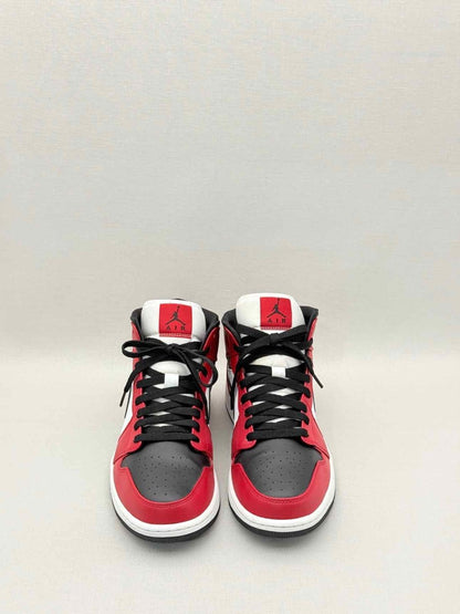 Pre - loved NIKE Classic Red & Black Size EU 44 Sneakers at Reems Closet