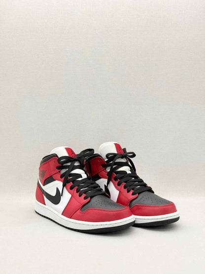 Pre - loved NIKE Classic Red & Black Size EU 44 Sneakers at Reems Closet