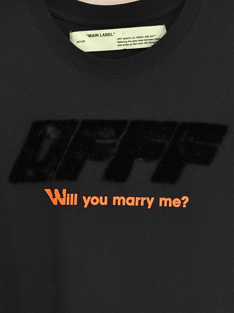 Pre - loved OFF - WHITE Black Will you marry me? Size Medium T-shirt at Reems Closet