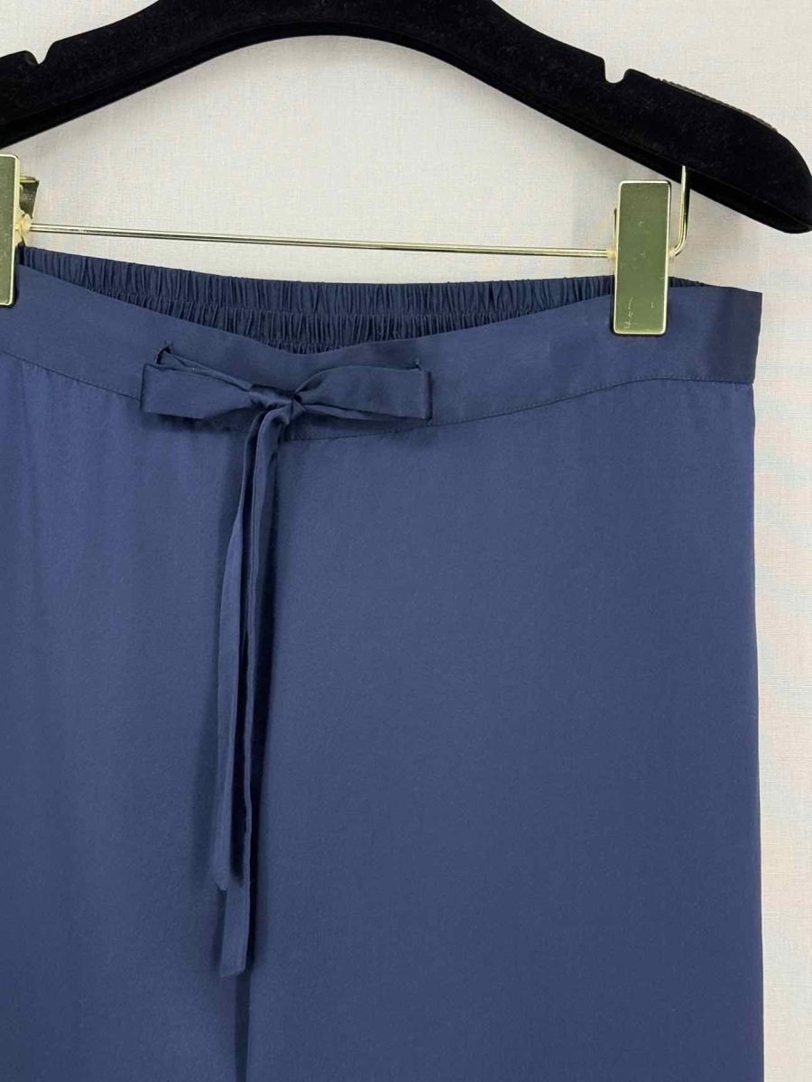 Pre-loved OLIVIA VON HALLE Coco Navy Blue Size US 6 Outfit Set at Reems Closet