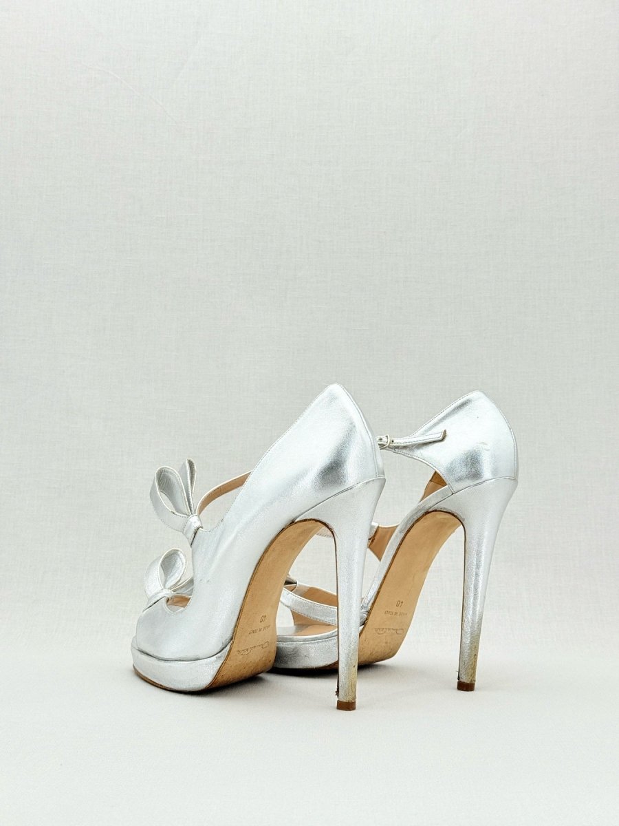 Pre - loved OSCAR DE LA RENTA Silver Size EU 40 Heeled Sandals at Reems Closet