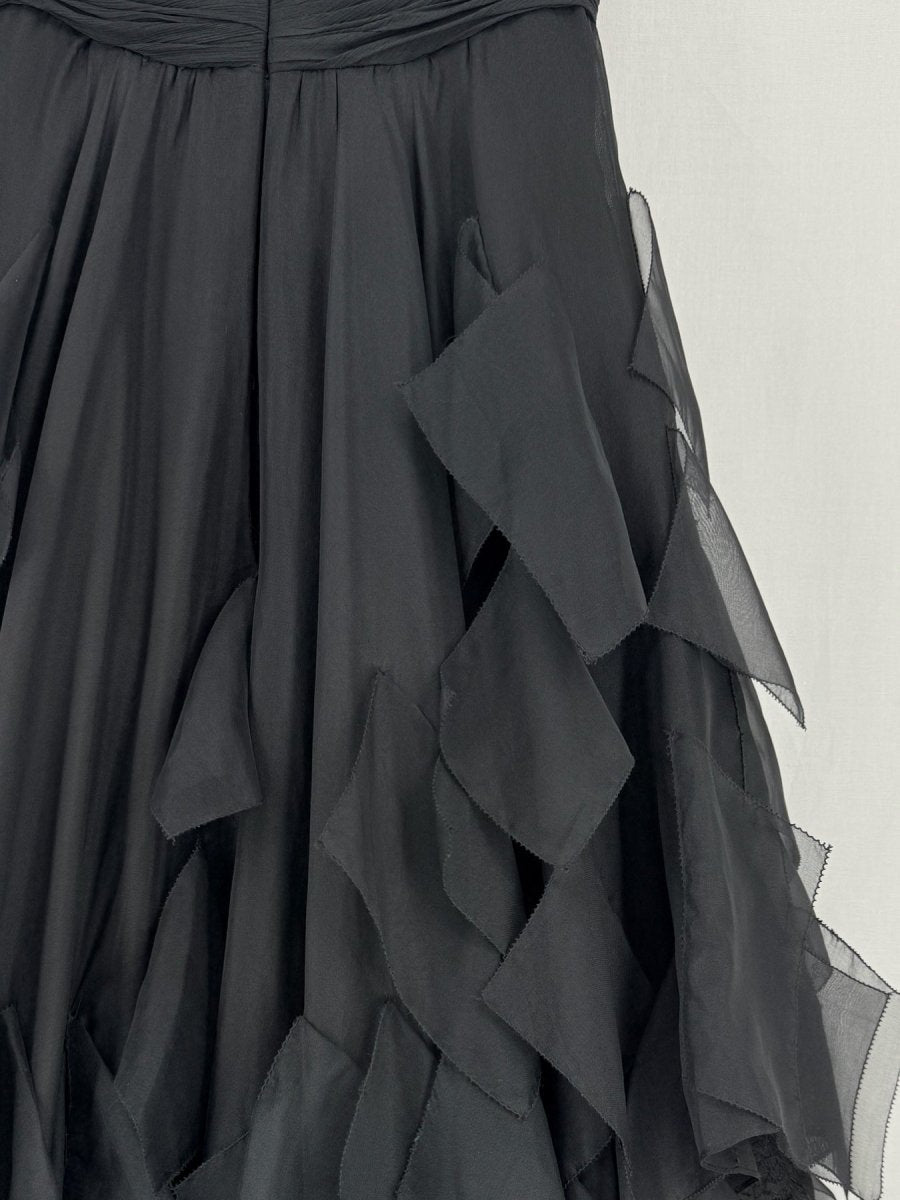 Pre - loved OSCAR DE LA RENTA Vintage Black Size US 6 Midi Dress at Reems Closet