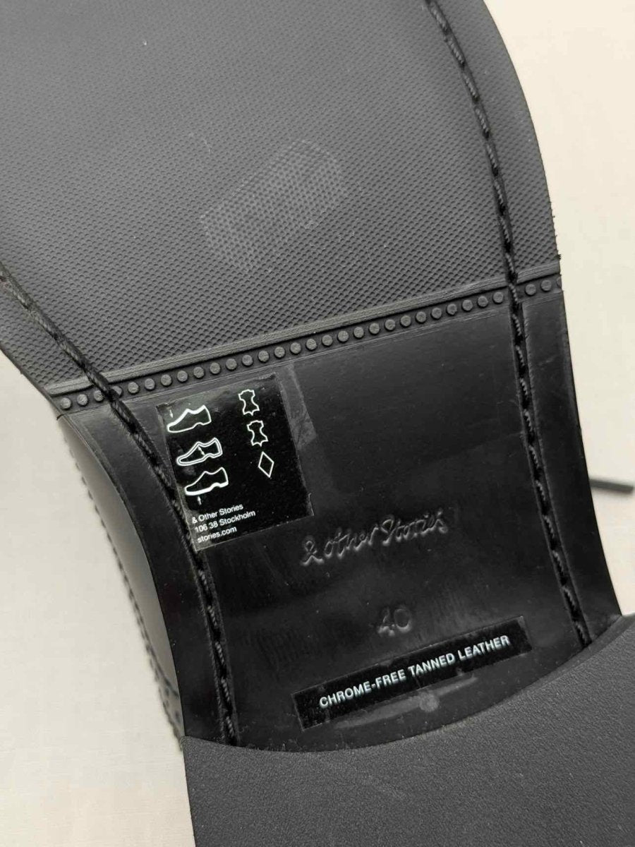 Pre - loved & OTHER STORIES Black Size EU 40 Oxfords at Reems Closet