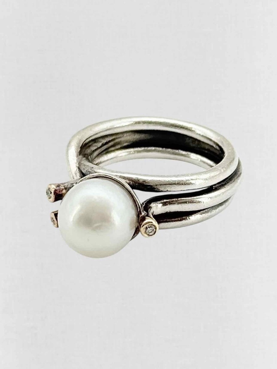 Pre - loved PANDORA Fashion Ring at Reems Closet