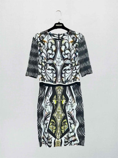 Pre-loved PETER PILOTTO Black & White Size US 8 Knee Length Dress at Reems Closet
