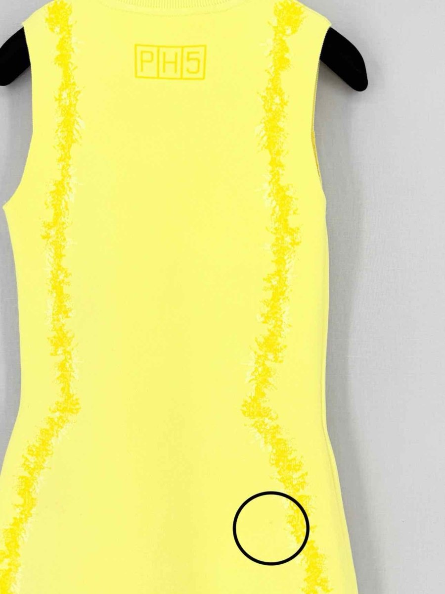 Pre - loved PH5 Yellow Wavy Size Small Knee Length Dress at Reems Closet