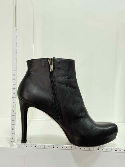 Pre - loved PURA LOPEZ Black Size EU 38 Ankle Boots at Reems Closet