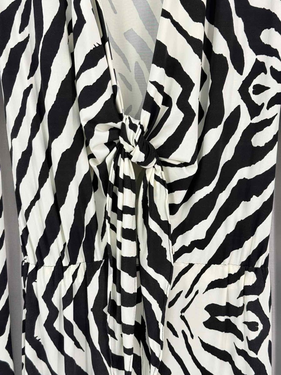 Pre-loved RAT & BOA Allegra White & Black Size Small Short Dress at Reems Closet