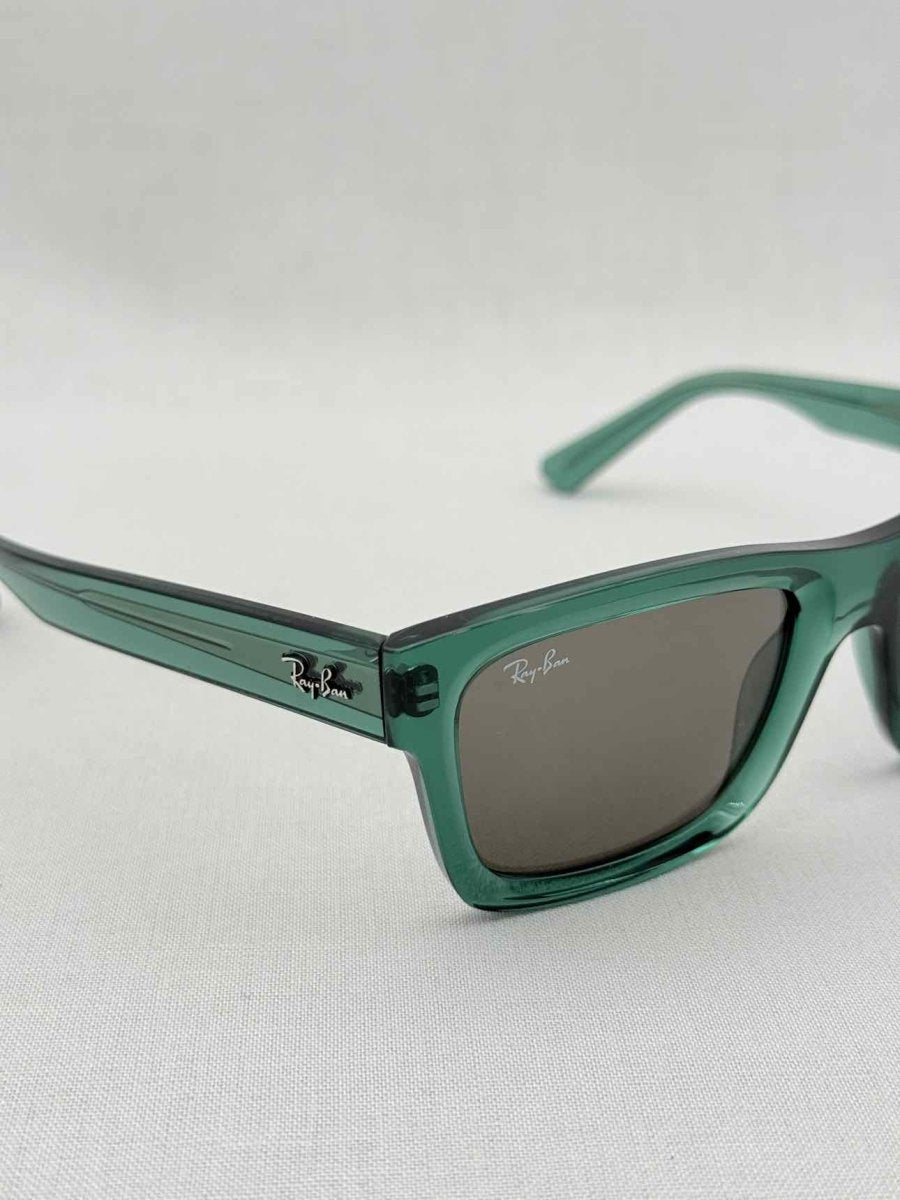 Pre - loved RAY - BAN Green Sunglasses at Reems Closet