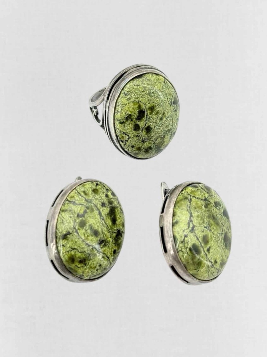 Pre - loved REEMS CLOSET Silver & Green Fashion Ring & Earrings at Reems Closet